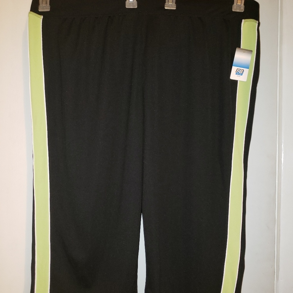 Plus size Active Capris
